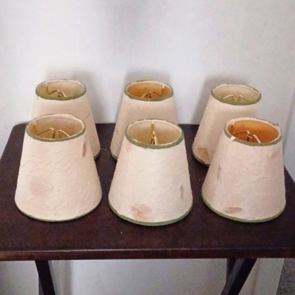 Six cream mini chandelier lampshades w/ green trim - Picture 4 of 7